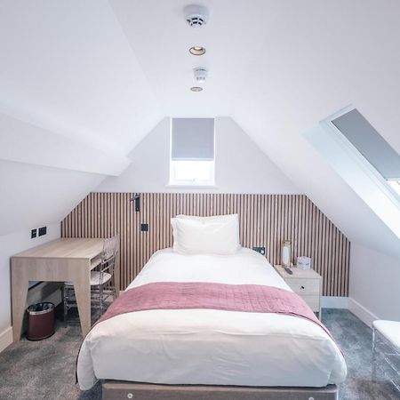 The Pillar Hotel Лондон Екстериор снимка