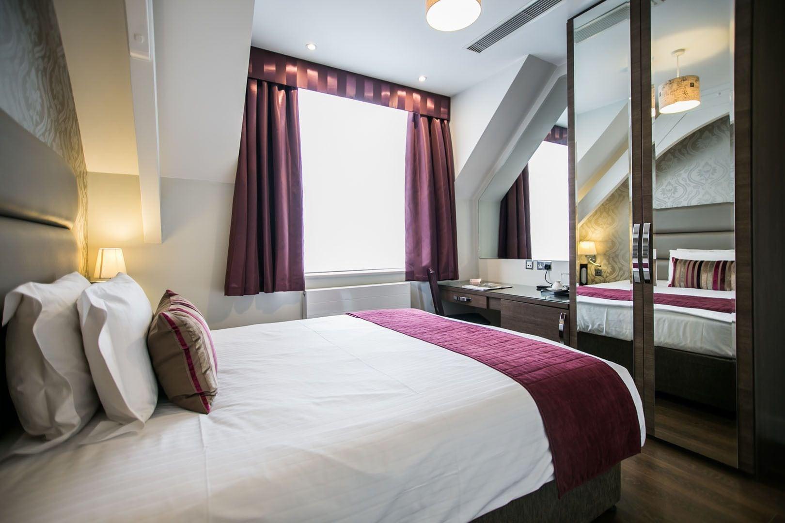 The Pillar Hotel Лондон Екстериор снимка