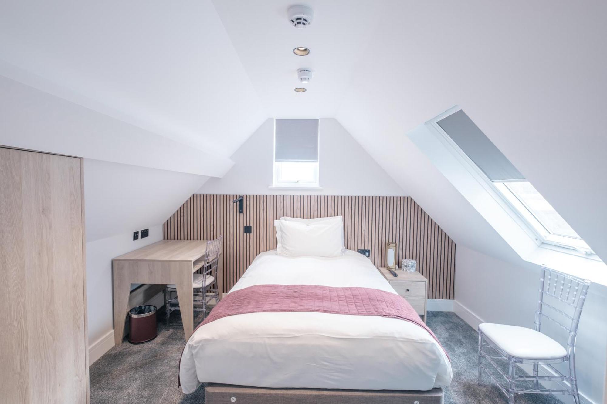 The Pillar Hotel Лондон Екстериор снимка
